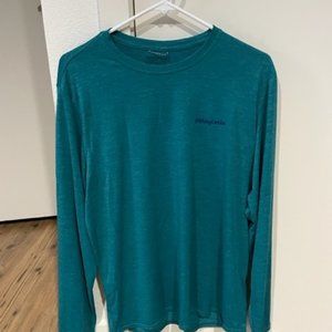 Patagonia Men's Dri-Fit Belay Blue X-Dyequ long sleeve shirt - size Medium
